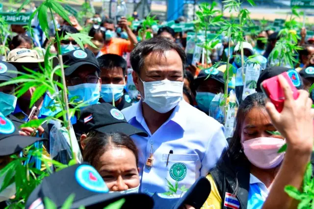 "นี่เป็นการควบคุมแทบจะเรียกว่าครอบจักรวาลแล้ว"