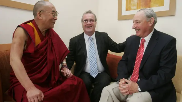 Dalai Lama com Charles Inness e Richard Moore