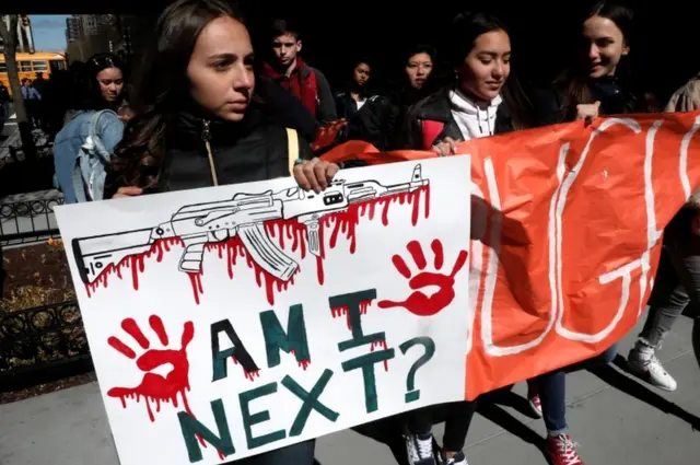 چندی پیش هم حدود نیم میلیون دانش‌آموز در پایتخت و برابر کنگره آمریکا تجمع کردند