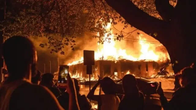 जमावाकडून हिंसाचार