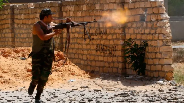 Libya'da Ulusal Mutabakat Hükümeti'ne bağlı bir savaşçı