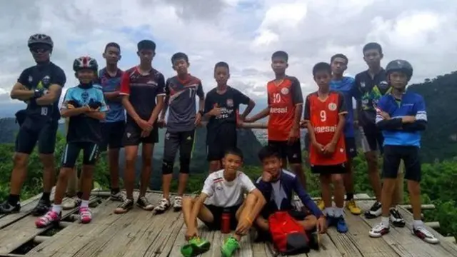 Thailand boys trapped in caves