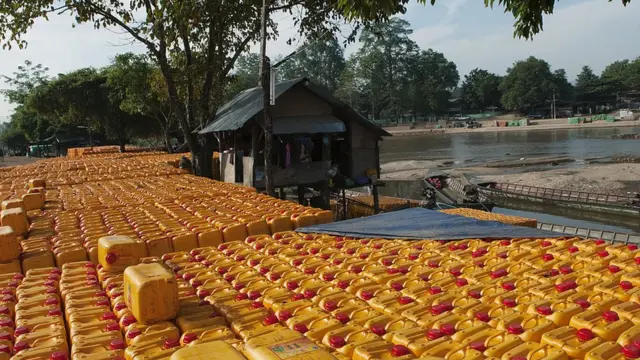 मलेशिया, भारत, पाकिस्तान, आयात-निर्यात