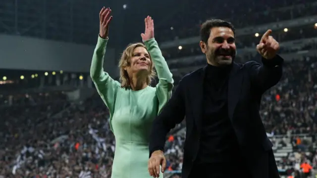 مهرداد قدوسی و آماندا استیولی از مالکان باشگاه نیوکاسل