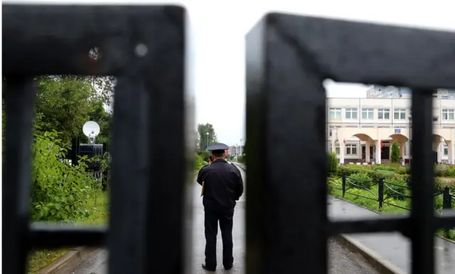 Школа в Ивантеевке после стрельбы