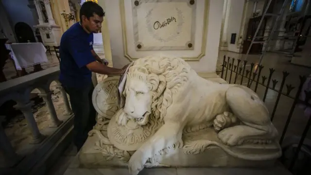 Tumba de Rubén Darío en León, Nicaragua.