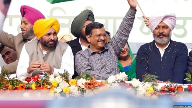 अरविंद केजरीवाल पंजाबमध्ये प्रचारादरम्यान.