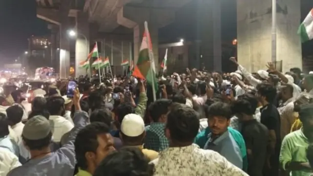 குடியுரிமை திருத்த சட்டம்: அ.தி.மு.கவின் சிறுபான்மை வாக்குகளை இழக்கிறதா?