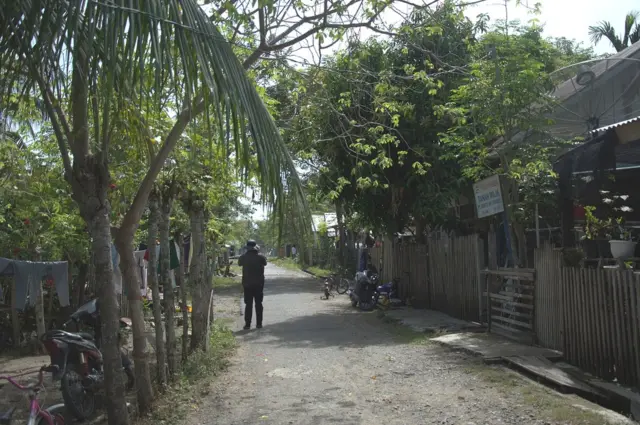Bekas perumahan pegawai kereta api di eks stasiun Padang Tiji, Pidi, Aceh.