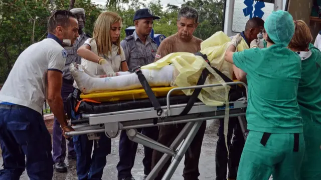 Una de las sobrevivientes es transferida al hospital Calixto García de La Habana.