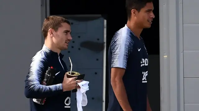 Griezmann cargando un mate
