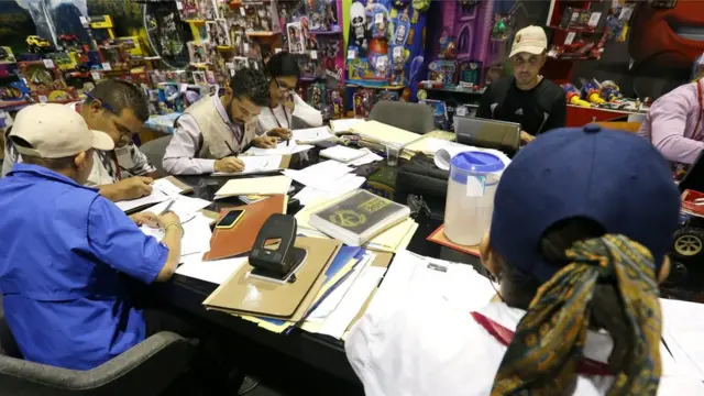 Funcionarios de la Sundde