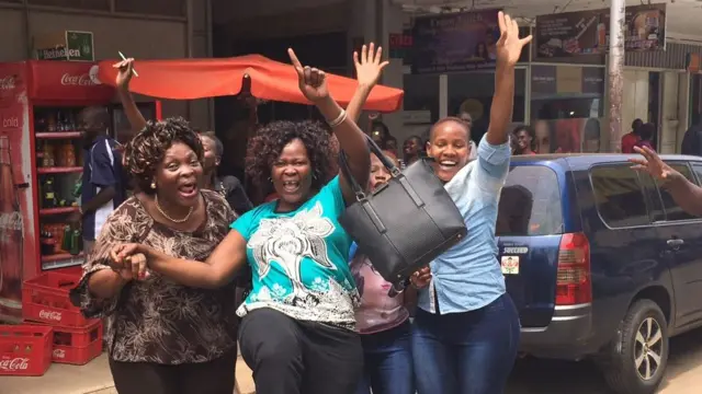 Quelque cinq millions de votes, assez pour influer sur le résultat, n'ont pas été vérifiés.