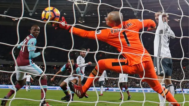 ماتا يسجل الهدف الاول لفريقه