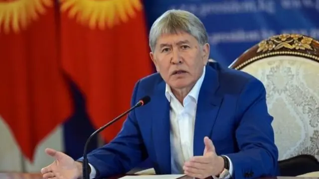Март айында журналисттердин суроолоруна жооп берип жатып президент Алмазбек Атамбаев дагы журналисттерди калыс, так болууга чакырган