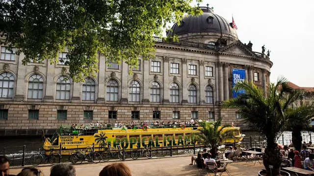 برلین کې د بوډه موزیم باندینۍ څنډه