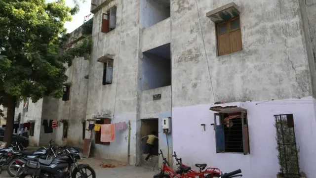 પોલીસ લાઇન