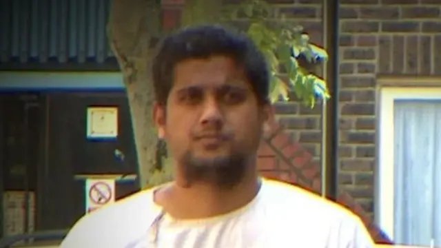 माना जाता है कि हारून जिन वीडियो को देखता था, उनके पीछे अबू रामयश के नाम से जाने जाने वाले सिद्धार्थ धर का हाथ था.