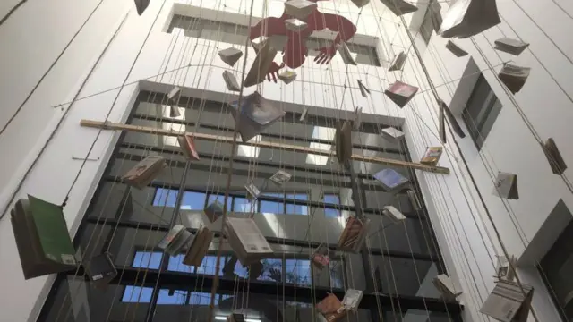 Barthélémy Toguo est un illustre artiste peintre camerounais