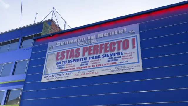 Cartel iglesia.