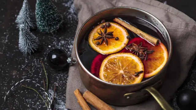 Кастрюля с глинтвейном