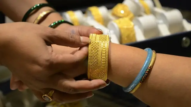 महिला, सोना, निवेश