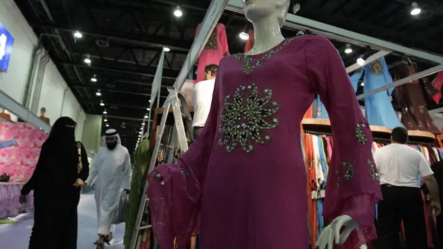 "முஸ்லிம் பெண்கள் ஃபர்தா அணிவது அவசியம் இல்லை"