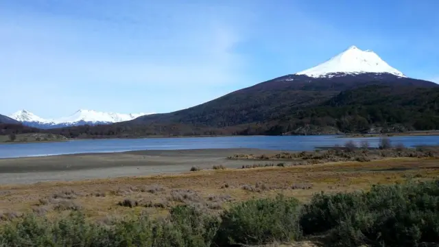 Магеллан назвал архипелаг Огненной Землей, увидев костры яганов на берегу