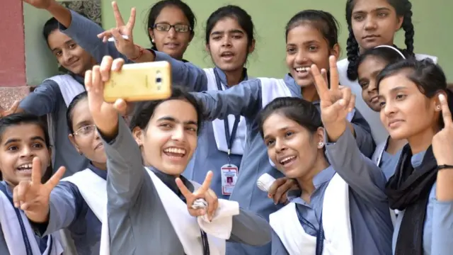 छात्राएं