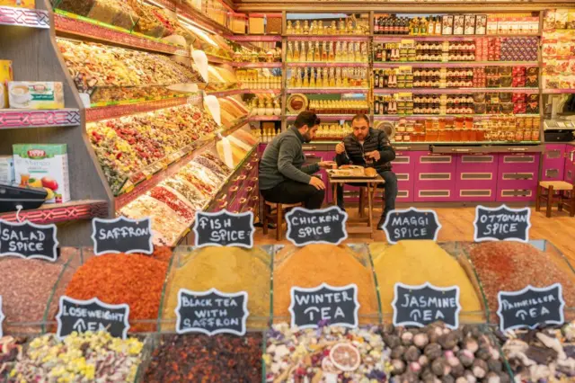 तुर्की की एक किराना दुकान