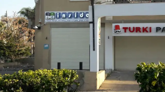 محال مغلقة في بلدات عربية بسبب الإضراب