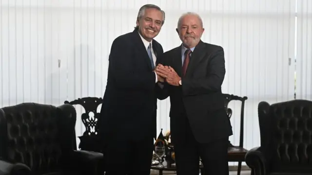 Alberto Fernández, presidente da Argentina, e Lula na posse do presidente brasileiro