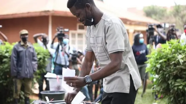 Bobi Wine ariko aratora