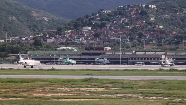 Vista del Aeropuerto Internacional Simón Bolívar en Caracas, Venezuela.