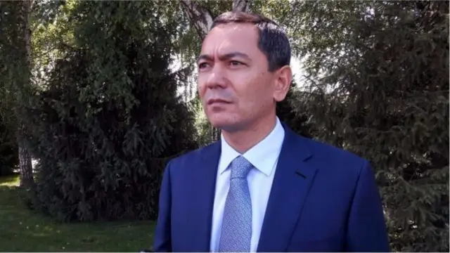 Эксперттердин басымдуусу Өмүрбек Бабанов шайлоого чечкиндүү баратканын айтышууда