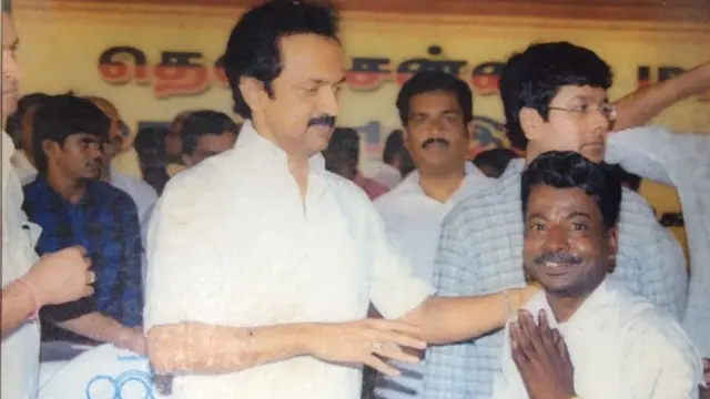 கருணாநிதிக்காக காத்திருக்கும் கடலை வியாபாரி