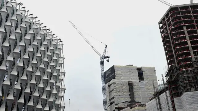 Vista de la nueva embajada de EE. UU. en Londres