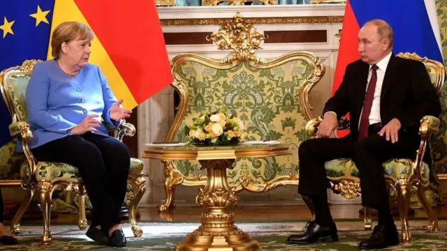 Angela Merkel e Vladimir Putin reunidoscomo declarar dinheiro de apostas esportivasMoscoucomo declarar dinheiro de apostas esportivas2020