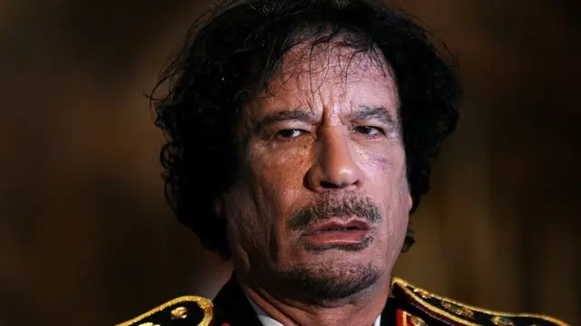Qadaafi muddo ayuu maamulayay Libya