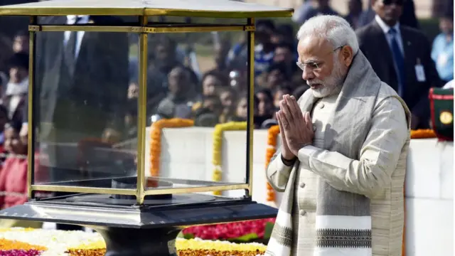 नरेंद्र मोदी