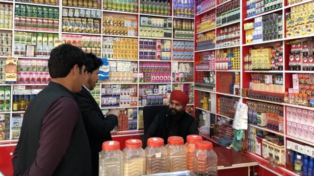 اقلیت خاموش؛ آخرین سیکها و تنها یهودی افغانستان - BBC News فارسی