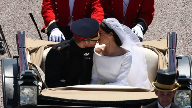 Свадьба принца Гарри и Меган Маркл - проезд в карете