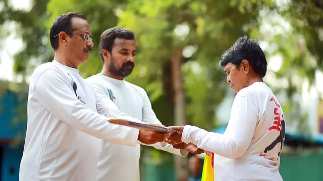 மார்பக புற்றுநோயிலிருந்து மீண்டு சீனாவின் தற்காப்புக் கலையைப் பரப்பும் மோகனா