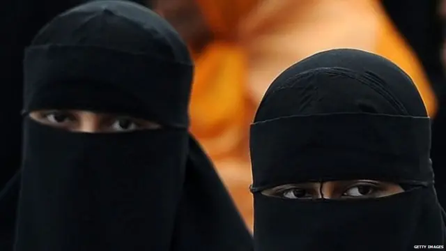 මුහුණු ආවරණ