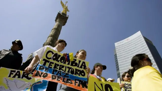 Manifestantes pedem o fim dos conflitos