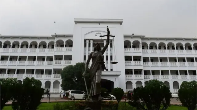 নিম্ন আদালতের বিচারে সন্তুষ্ট না হলে উচ্চ আদালতে যাওয়ার সুযোগ রয়েছে