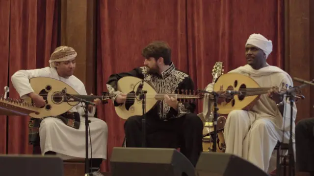 د سازونو غږونکي