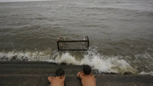 العاصفة باري