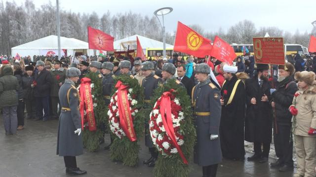 Церемония возложения венков к памятнику героям-панфиловцам