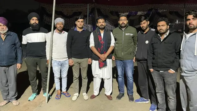 हरियाणातून आलेले तरूण